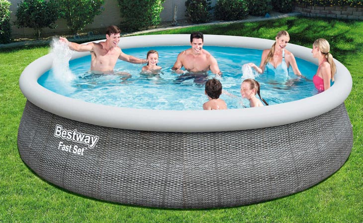 Монтаж надувного басейну