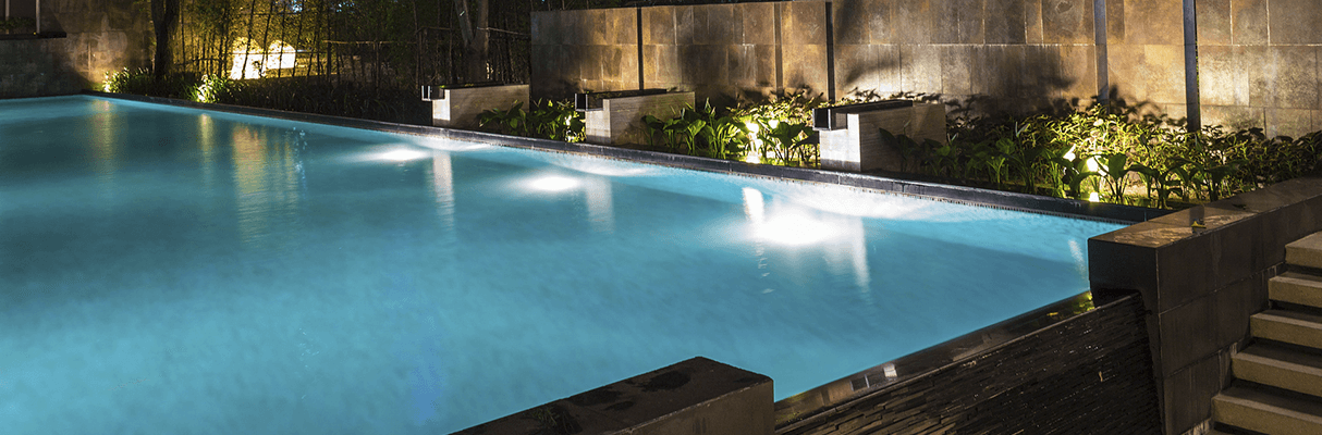 Установка осветительных приборов для бассейнов