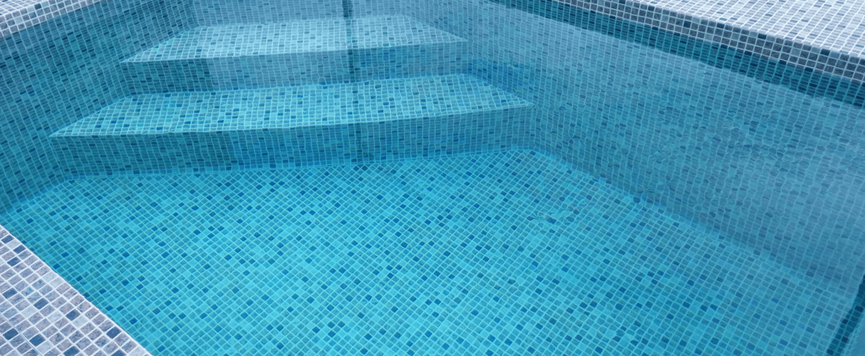 Как ухаживать за плиткой бассейна