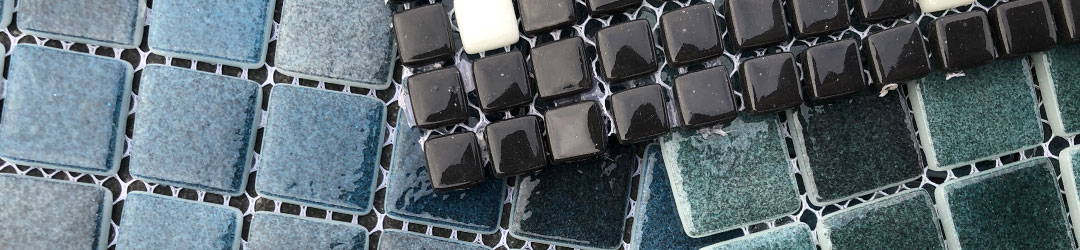 Установка плитки для басейну