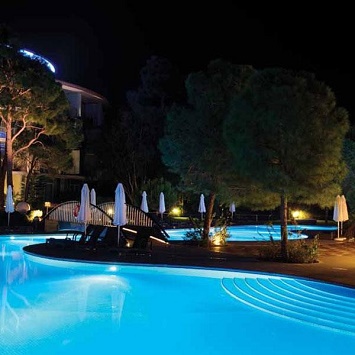 Прожекторы для бассейна