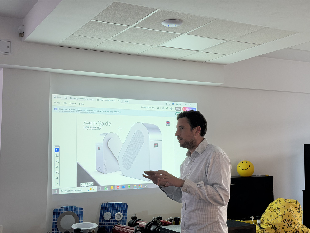 Omówienie specyfikacji technicznych urządzeń Elecro dla zespołu Aquamonkey